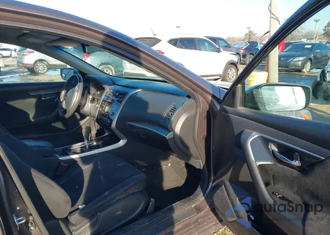 2014 Nissan Altima 2.5 S z USA, uszkodzony, nr VIN 1N4AL3AP3EC426043